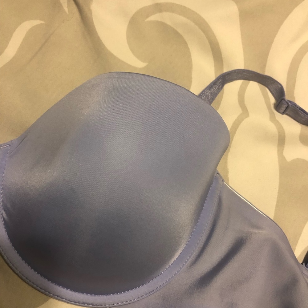 Victoria Secret - Picture 4 of 5